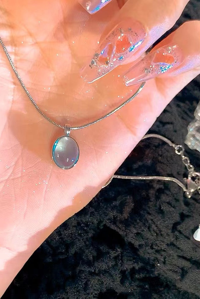 Natural Aquamarine Pendant - Natural Sky Blue Topaz Pendant - Gold Sky - close-up